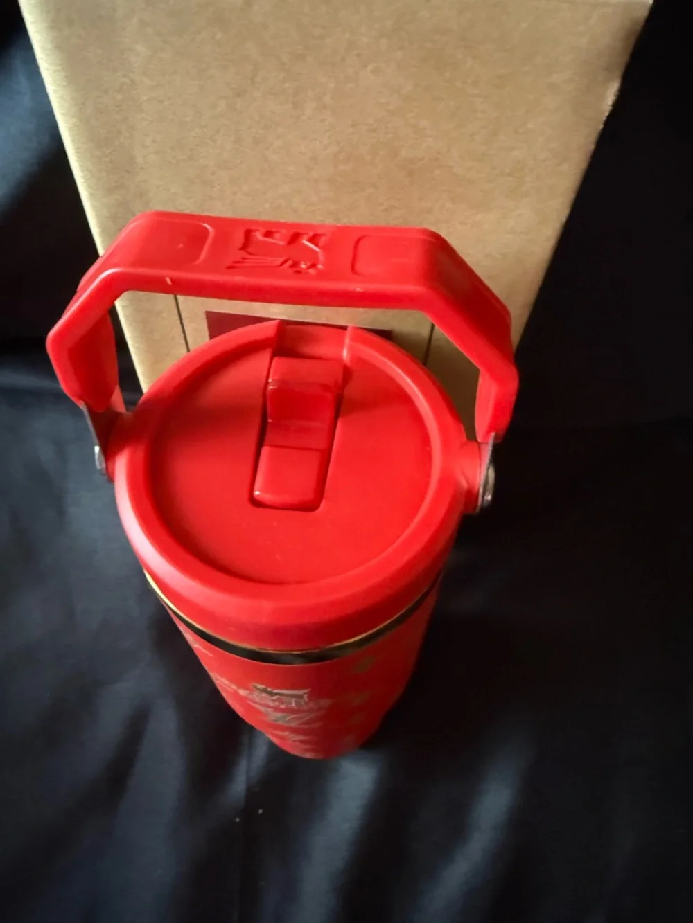New Stanley 30oz Laser LEngravedV Red & Gold Insulated With Handle and Flip Top - Picture 5 of 7